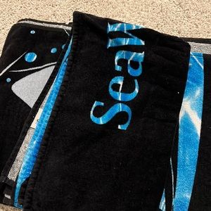 3 vintage SeaWorld towels
